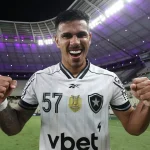 David Ricardo comemorando vitória pelo Botafogo | Foto: Vítor Silva - Botafogo
