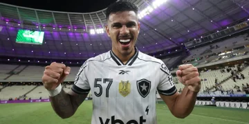 David Ricardo comemorando vitória pelo Botafogo | Foto: Vítor Silva - Botafogo