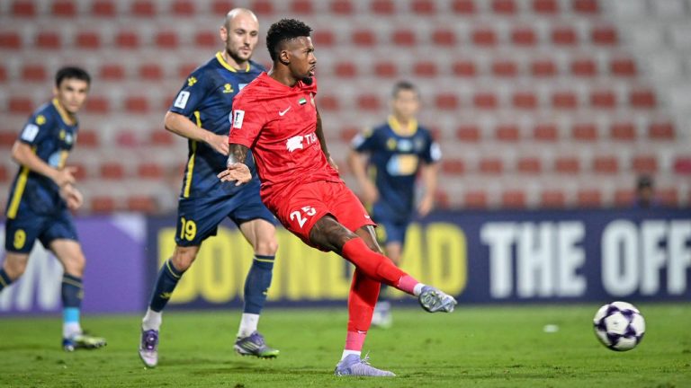 Igor Gomes atuando pelo Shabab Al-Ahli - Foto: Reprodução/Shabab Al-Ahli