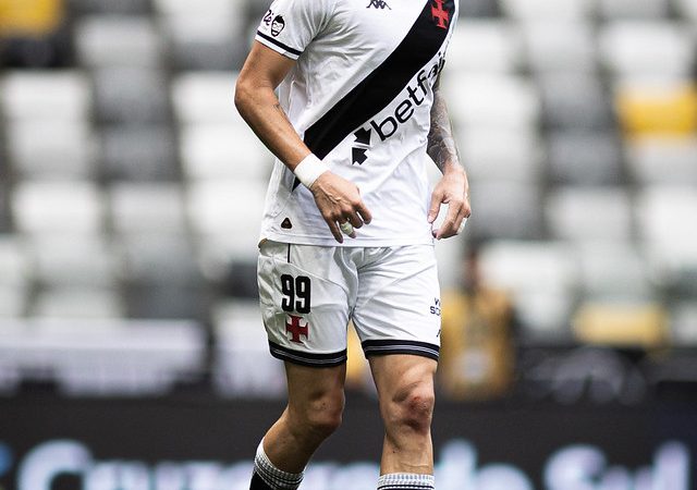 Cerro Porteño e Vasco negociam acordo por Vegetti