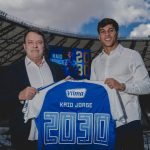 Pedrinho BH e Kaio Jorge celebrando renovação até final de 2030 | Foto: Yuri Laurindo - Cruzeiro