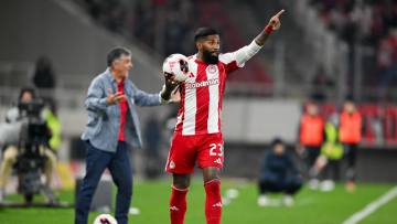 Rodinei atuando pelo Olympiacos na Champions