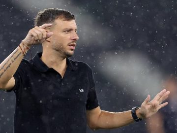 Anselmi comandando o Botafogo diante do Bangu