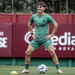 Lavega participando do treino no CT do Fluminense.