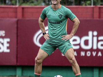 Lavega participando do treino no CT do Fluminense.