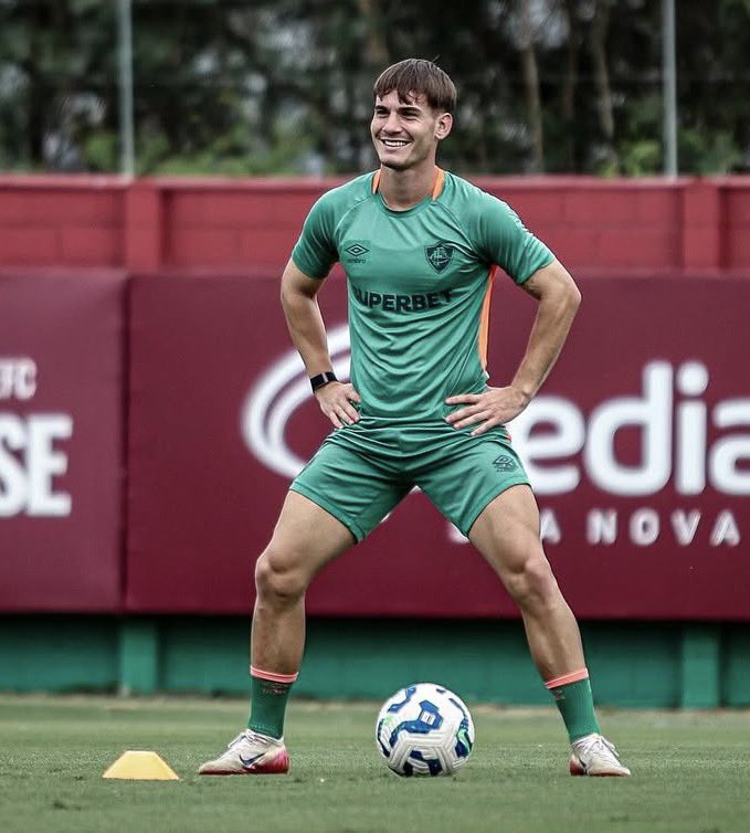 Lavega participando do treino no CT do Fluminense.