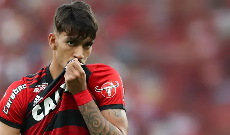 Flamengo apresenta proposta ao West Ham