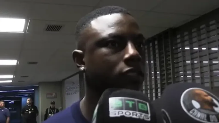 Hinestroza no Aeroporto - Foto: Reprodução/BTB Sports