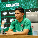Savarino em coletiva de apresentação