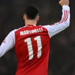 Martinelli comemora um dos três gols que marcou (Foto: Reprodução/Arsenal)