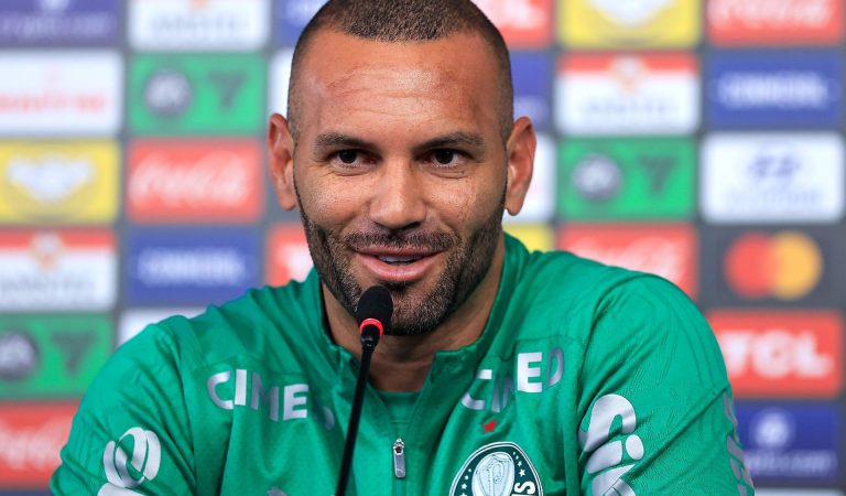 Palmeiras acata pedido e Grêmio acerta contratação de Weverton