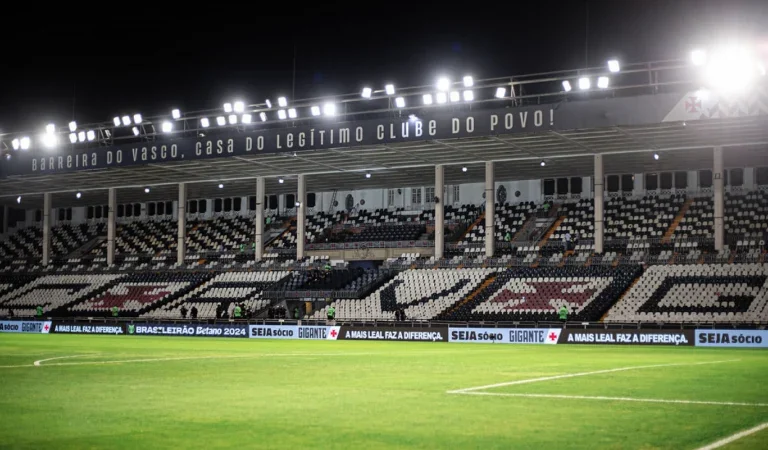 Vasco x Botafogo em São Januário: clubes negociam clássico no Carioca