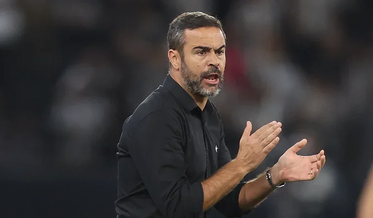 Técnico campeão da Libertadores é o principal alvo do Vasco