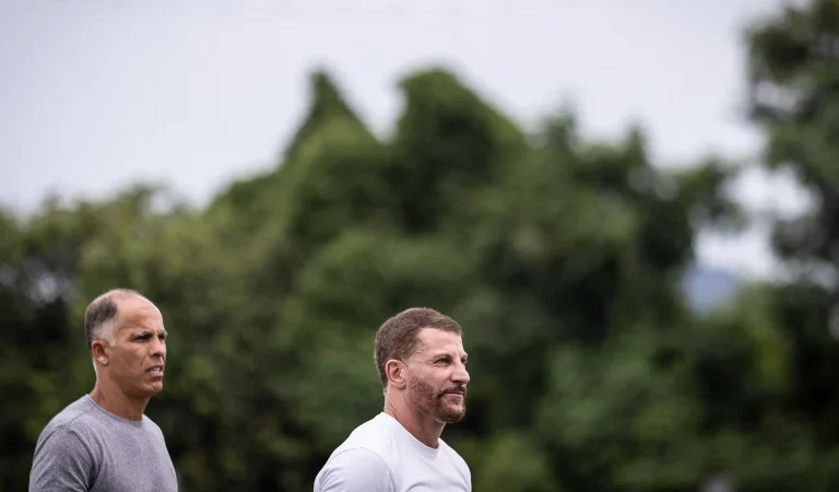 Saídas enxugam folha salarial do Vasco