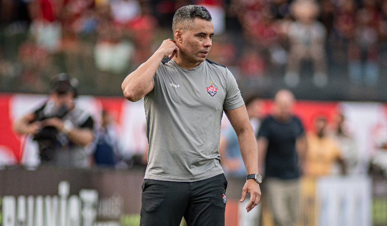 Vasco consulta Jair Ventura após recuo de Fernando Seabra
