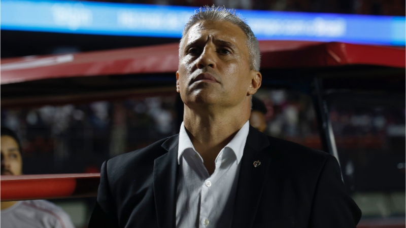 Crespo pode usar time misto na partida dessa noite | Foto: Rubens Chiri, Miguel Schincariol e Paulo Pinto | Saopaulofc.net