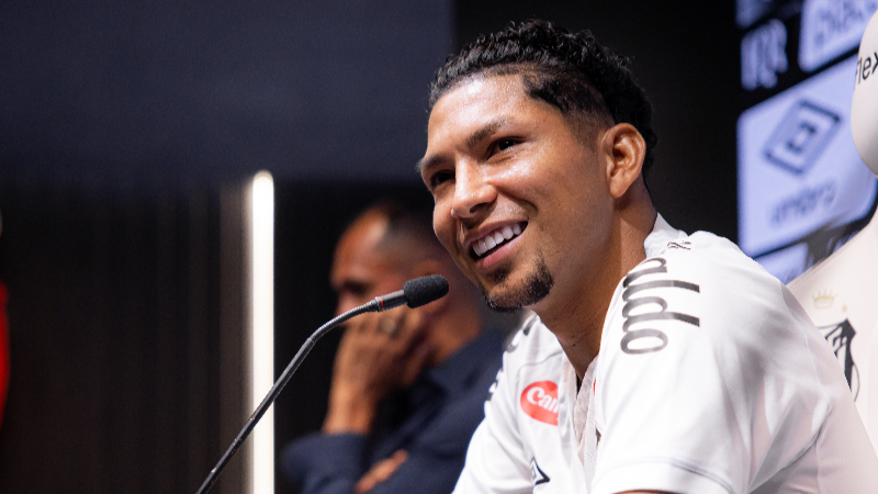Rony deve ser titular na partida dessa noite | Fotos: Raul Baretta - Santos 