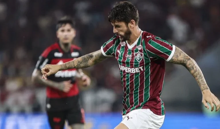 Fluminense confirma saída de Everaldo por empréstimo para o Bahia