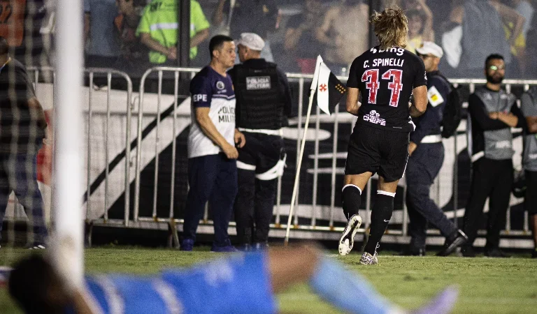 Nas penalidades, Vasco supera o Volta Redonda e está nas semis do Carioca