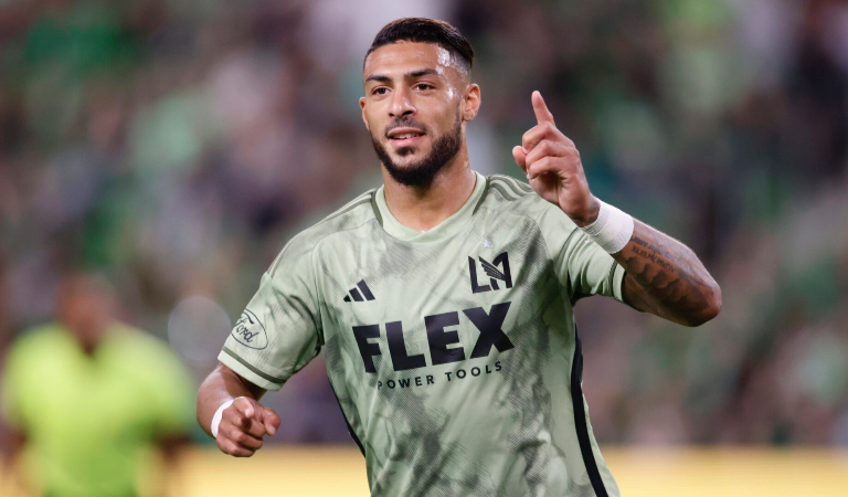 Fluminense negocia contratação de artilheiro da MLS