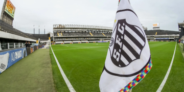 A Vila Belmira será o palco do clássico dessa noite | Foto: Marco Miatelo - AGIF