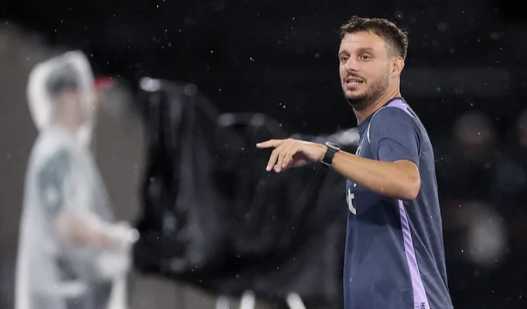 Anselmi lamenta derrota do Botafogo e pede manutenção do elenco