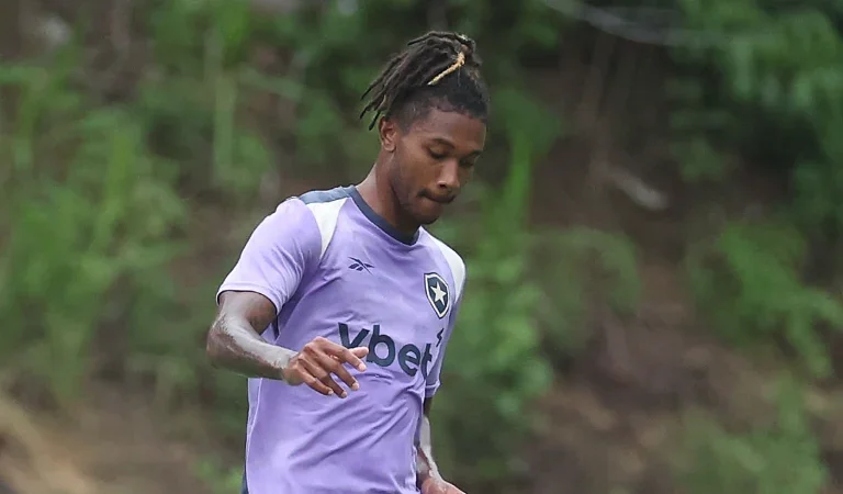 Escalação do Botafogo: desfalques e chance de Ythallo