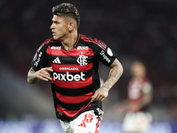 Carrascal foi expulso após falta em Bidon na Supercopa | Foto: Gilvan de Souza - Flamengo