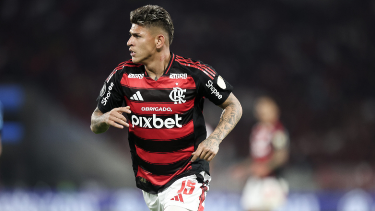 Carrascal foi expulso após falta em Bidon na Supercopa | Foto: Gilvan de Souza - Flamengo