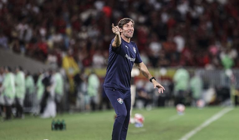 Fluminense demite Luis Zubeldía do cargo de treinador