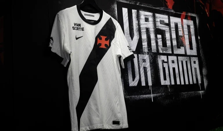 Novo uniforme 2 do Vasco está disponível para torcedores