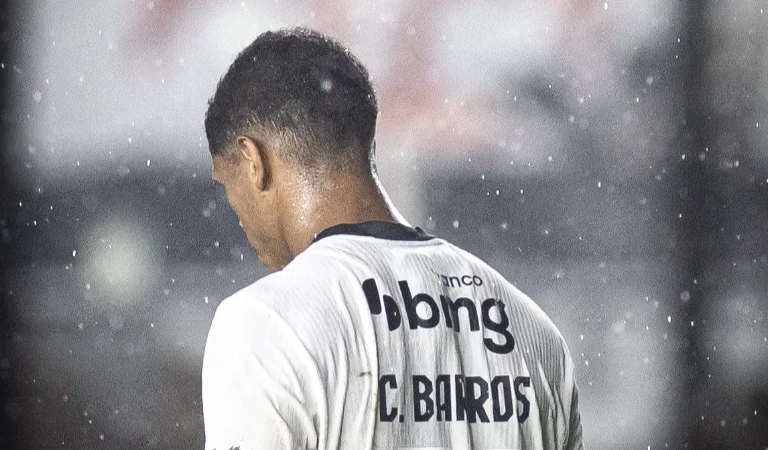 Vasco decide multar volante por expulsão