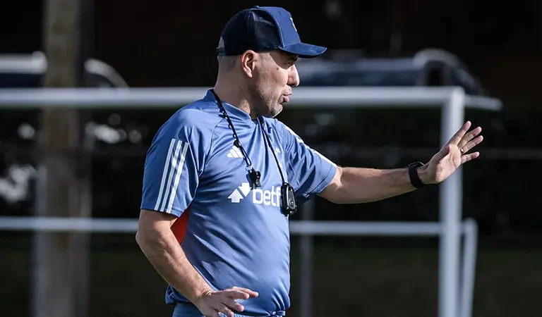 Jardim assume o Flamengo nesta terça