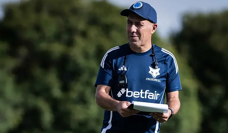 Sondado no Vasco, Leonardo Jardim encaminha acordo com Flamengo