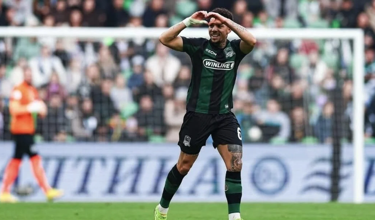 Douglas Augusto marca, Krasnodar goleia CSKA