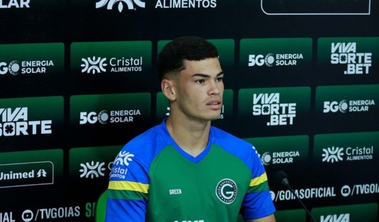 Botafogo tenta contratar Anthony, zagueiro do Goiás, e aposta em negócio sem custos