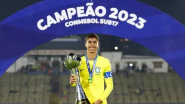 Vitor Reis é a escolha de Ancelotti para a zaga