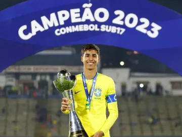 Vitor Reis é a escolha de Ancelotti para a zaga