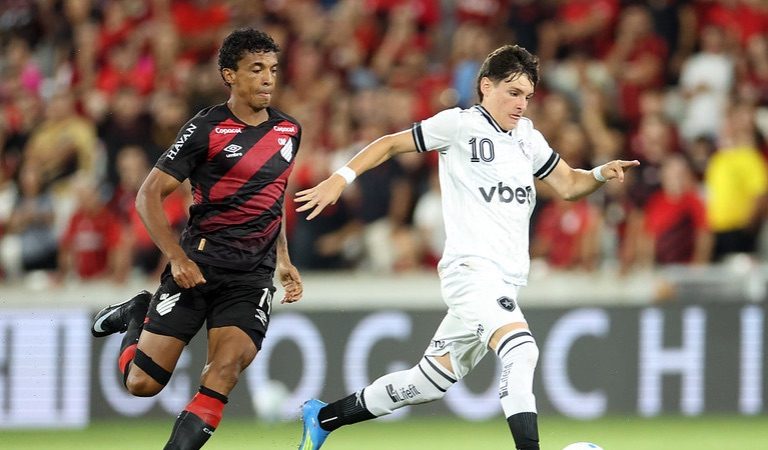 Botafogo x Athletico Paranaense termina em goleada e aumenta pressão