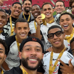 Jogadores do Corinthians comemoram título