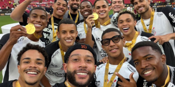 Jogadores do Corinthians comemoram título