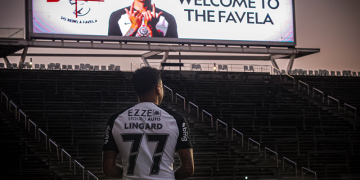 Lingard em sua chegada ao Corinthians