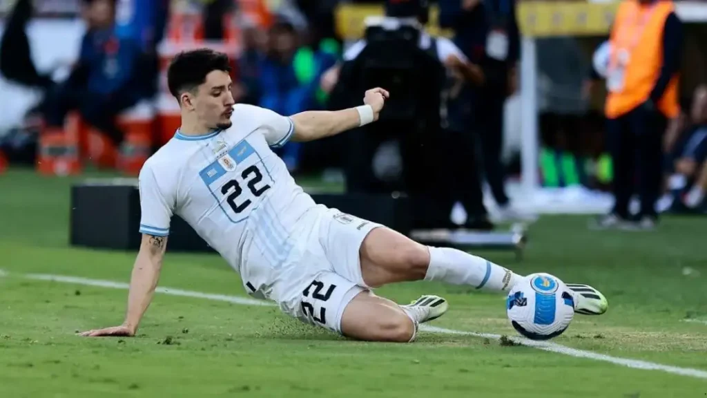 Piquerez durante jogo do Uruguai