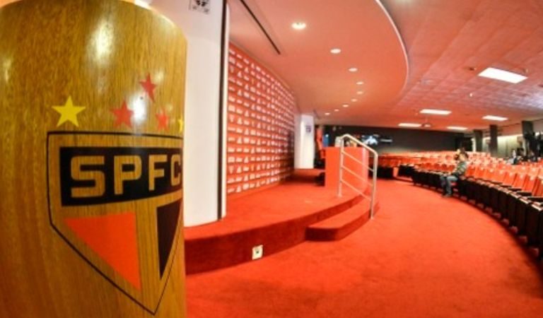 São Paulo: ex-diretor e ex-mulher de Casares entram na mira da Comissão de Ética