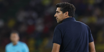 Abel Ferreira durante confronto contra o Junior Barranquilla