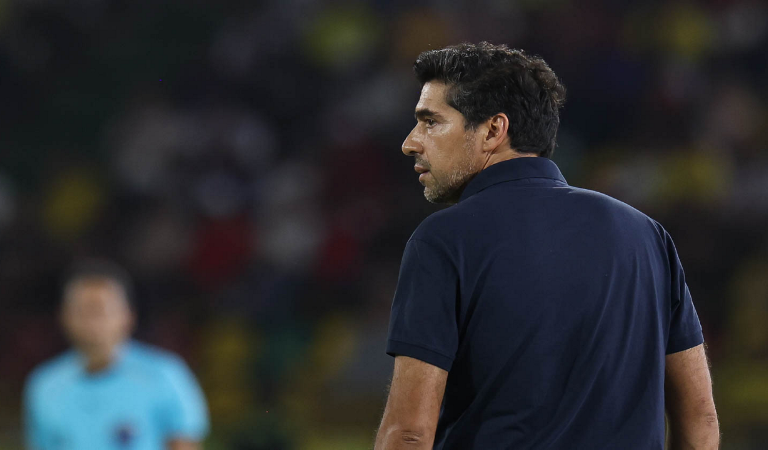 Abel Ferreira recebe suspensão de 6 jogos após julgamento