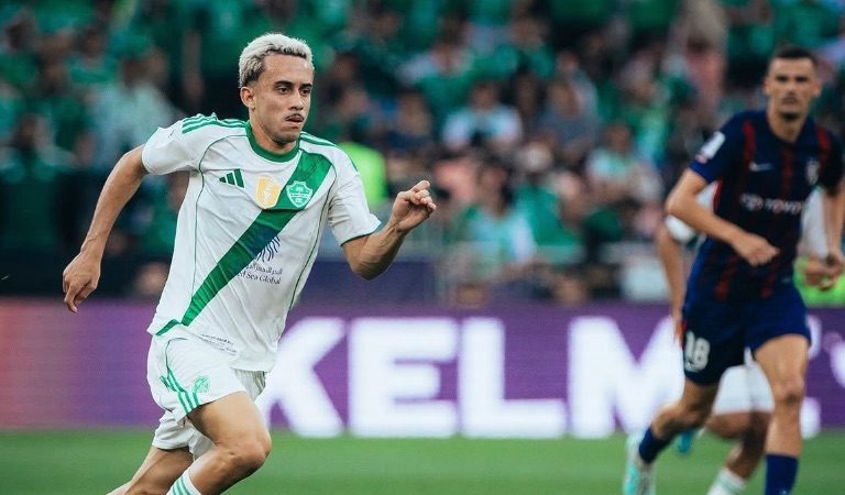 Matheus Gonçalves atinge marca expressiva em vitória do Al-Ahli