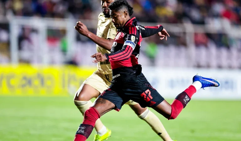 Flamengo encaminha renovação de Bruno Henrique
