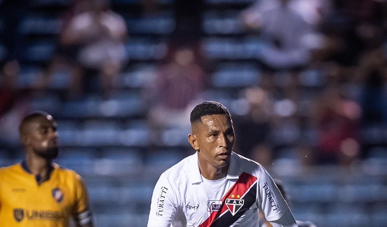 Ciel marca e supera Cristiano Ronaldo em feito histórico