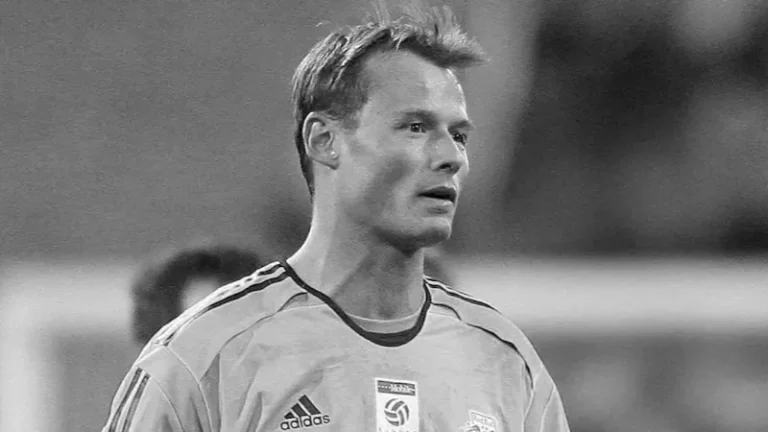 Alex Manninger, ídolo do Arsenal, morreu aos 48 anos